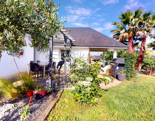 maison  LESCAR