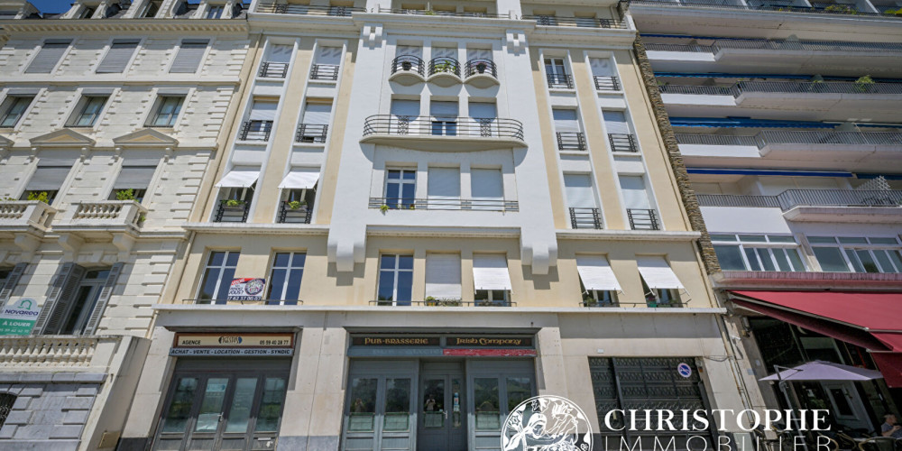 local commercial à PAU (64000)