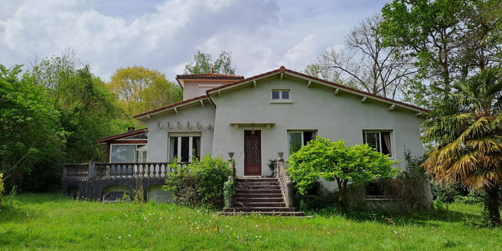 maison à ARTIGUELOUTAN (64420)