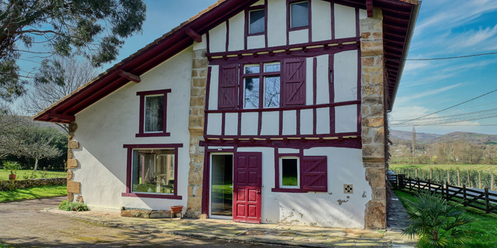 maison à ST PEE SUR NIVELLE (64310)