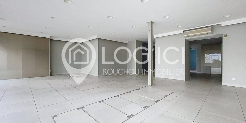 local commercial à PAU (64000)