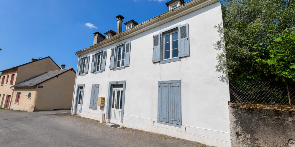 immeuble à PIERREFITTE NESTALAS (65260)