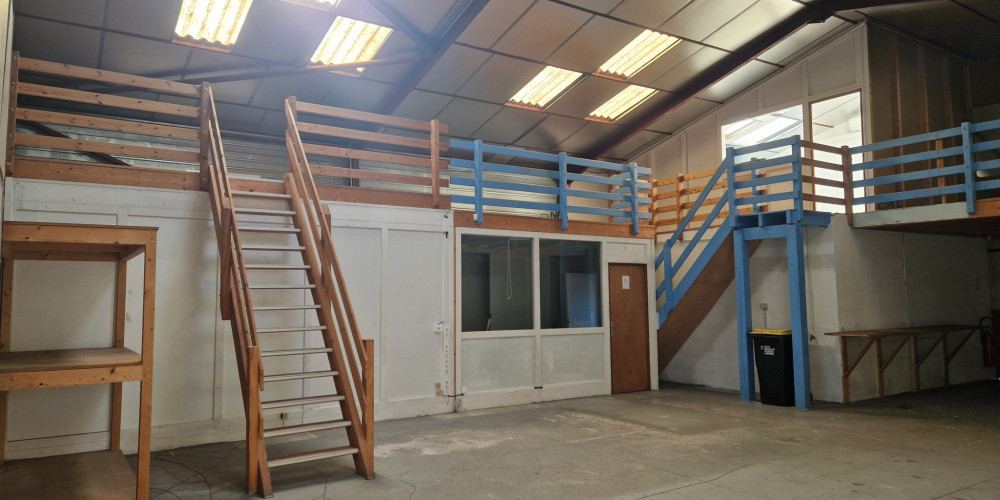 local industriel à URRUGNE (64122)