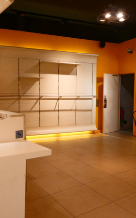 Local commercial  LOURDES