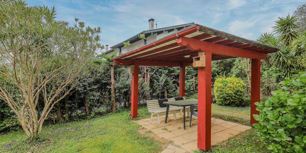 appartement à ST PEE SUR NIVELLE (64310)