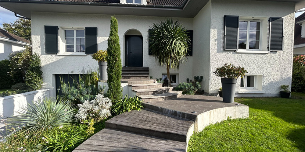 maison à PAU (64000)