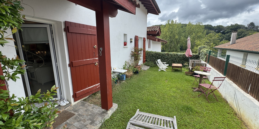 appartement à ST PEE SUR NIVELLE (64310)