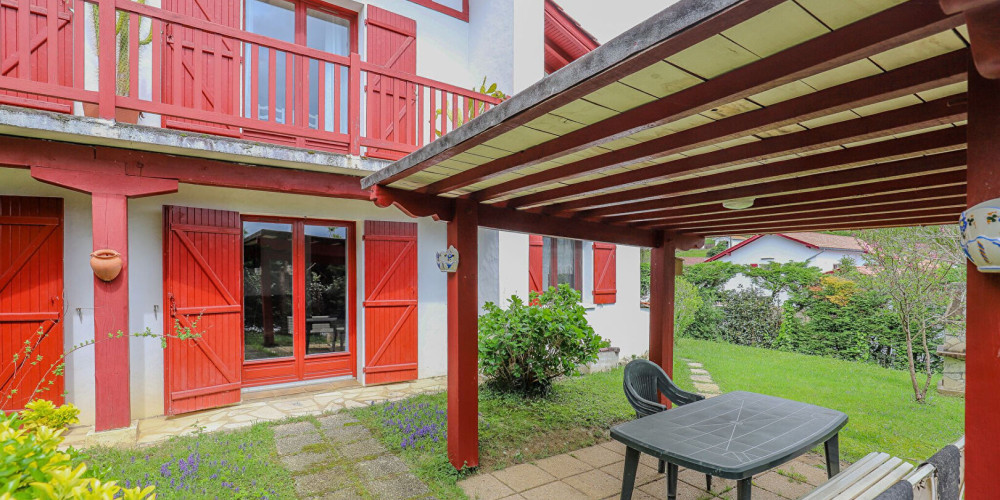 appartement à ST PEE SUR NIVELLE (64310)