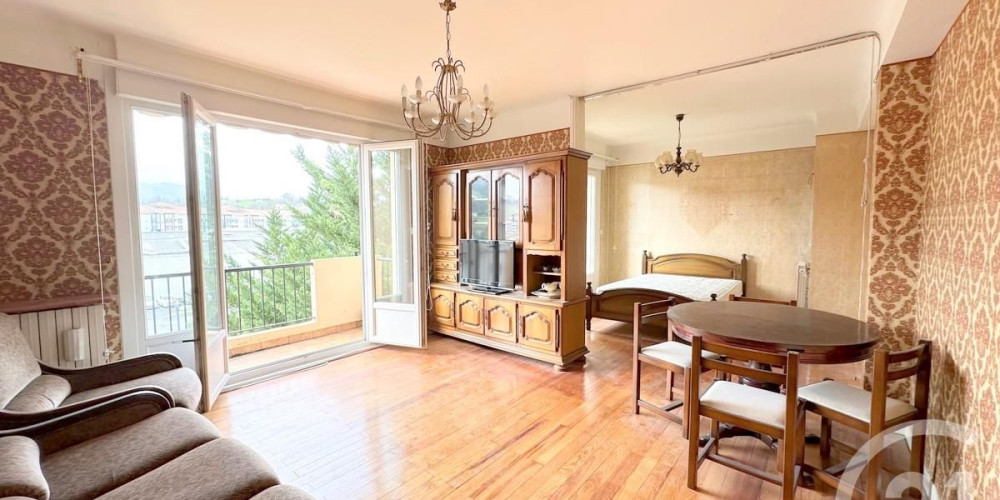 appartement à URRUGNE (64700)