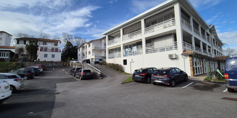 local commercial à BAYONNE (64100)