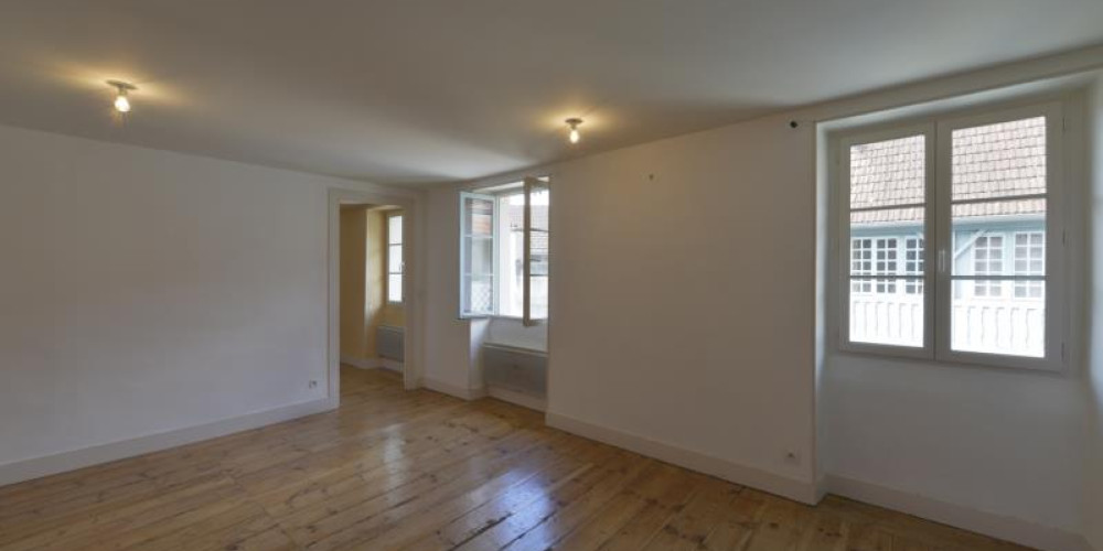 appartement à PAU (64000)