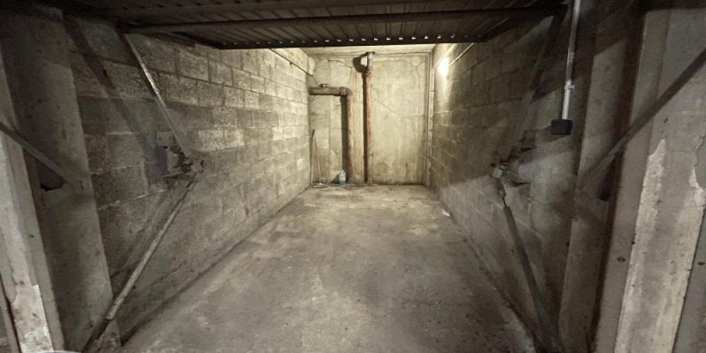 parking à PAU (64000)