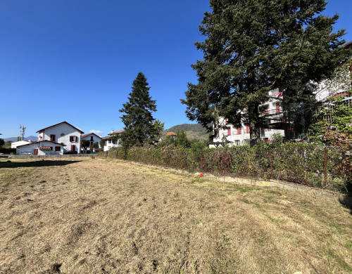 terrain  ST JEAN PIED DE PORT