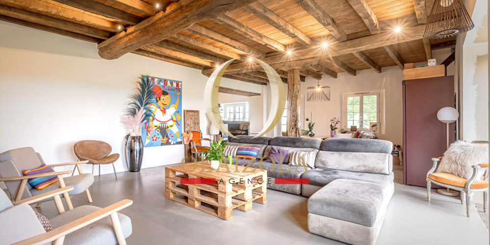 maison à ST PEE SUR NIVELLE (64310)