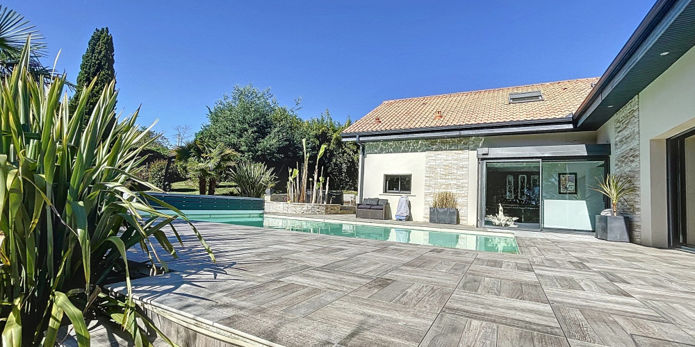 maison à ORLEIX (65800)