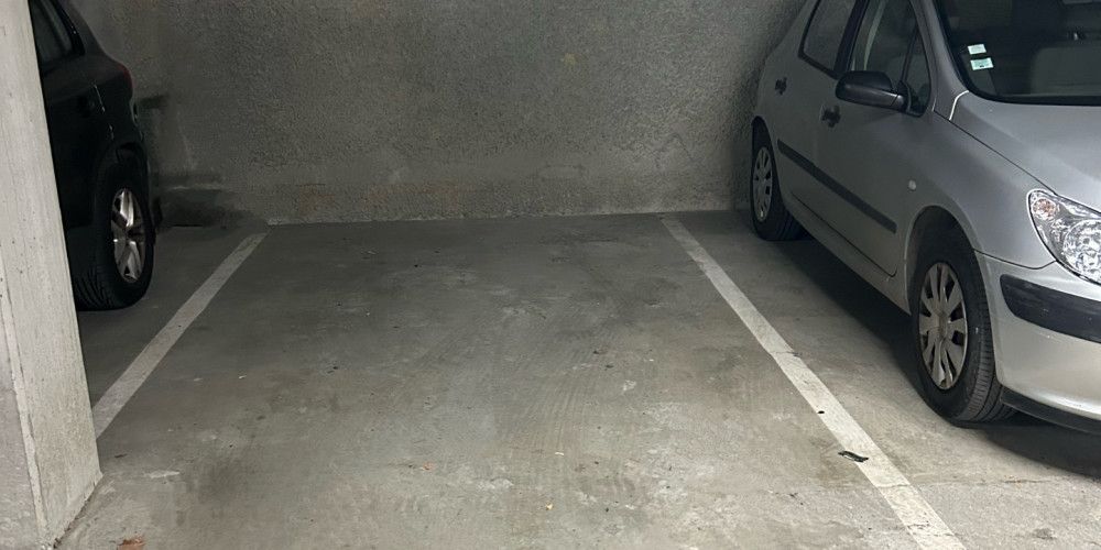 parking à CIBOURE (64500)