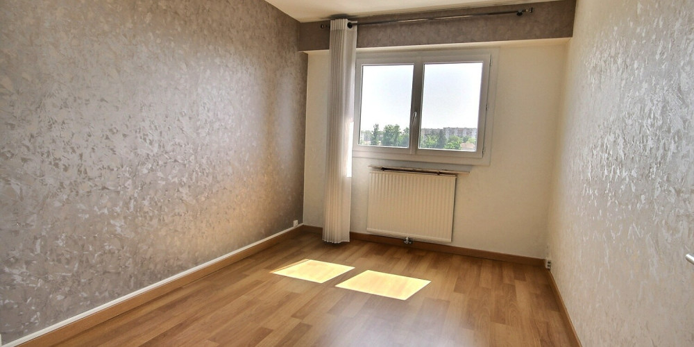 appartement à PAU (64000)