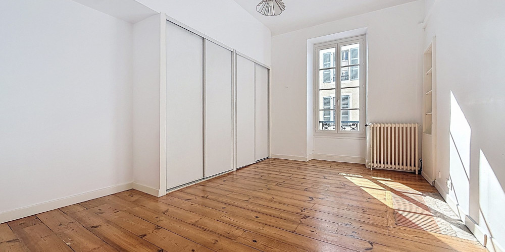 appartement à PAU (64000)