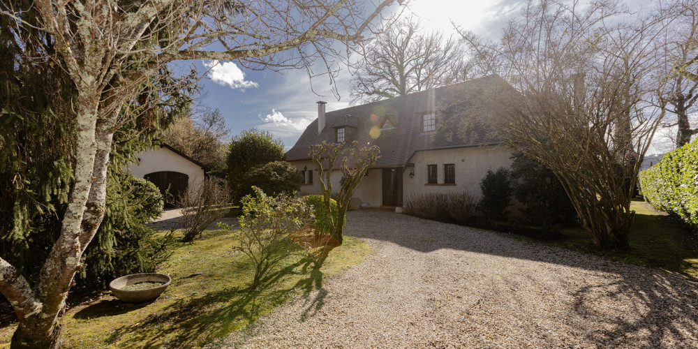 maison à LONS (64140)