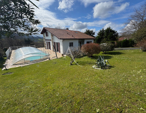 maison  URRUGNE