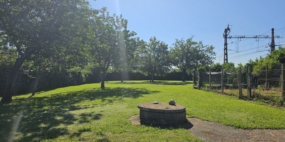 terrain à PUYOO (64270)