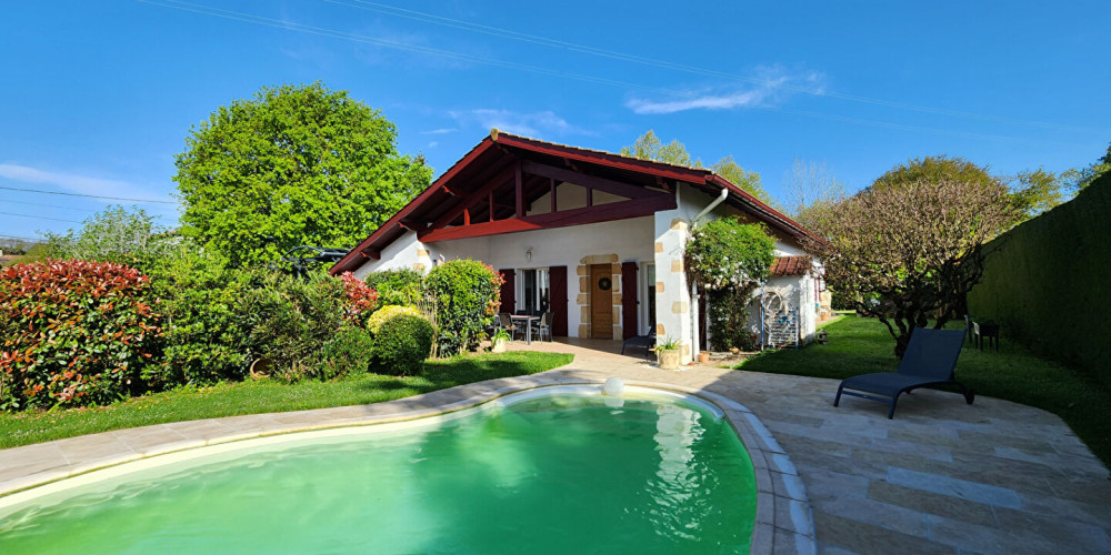 maison à ST PEE SUR NIVELLE (64310)