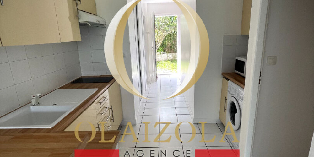 appartement à ST PEE SUR NIVELLE (64310)