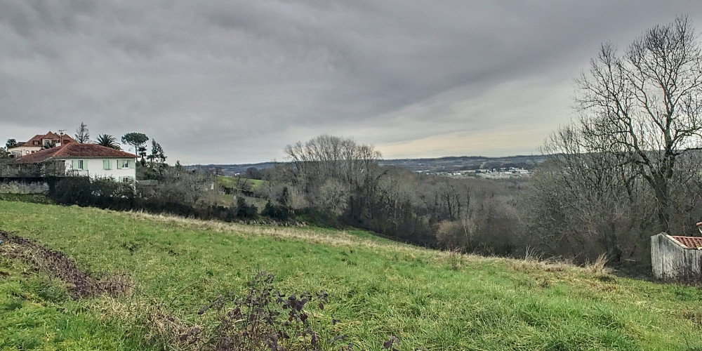 terrain à LAGOR (64150)