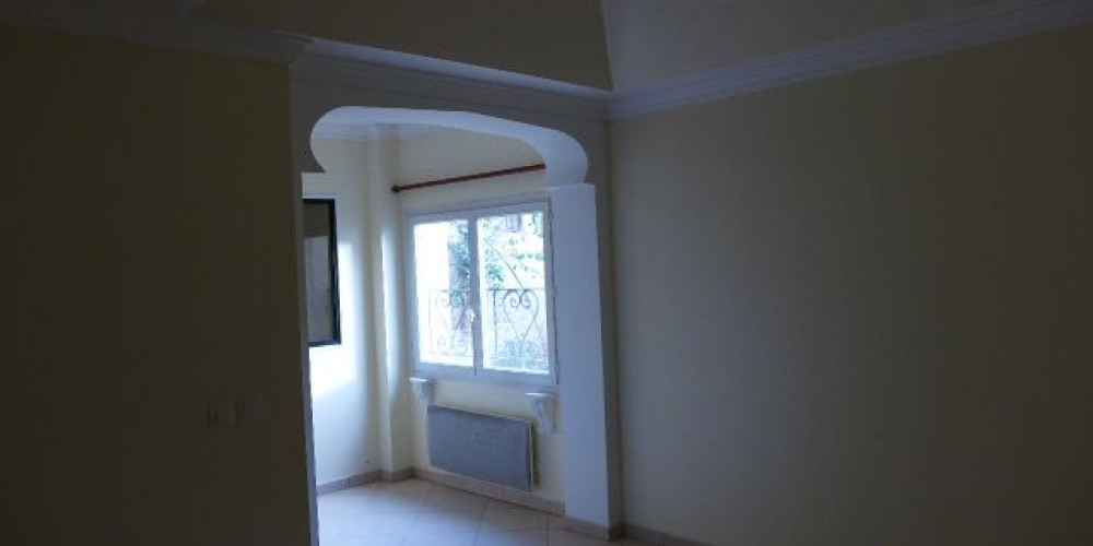 appartement à NAY (64800)