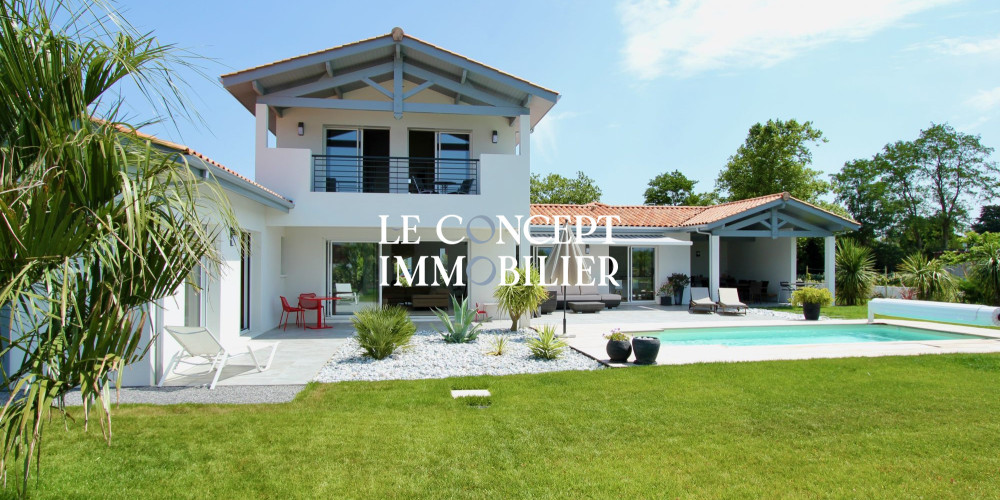 maison à BASSUSSARRY (64200)