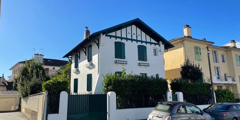 maison à PAU (64000)