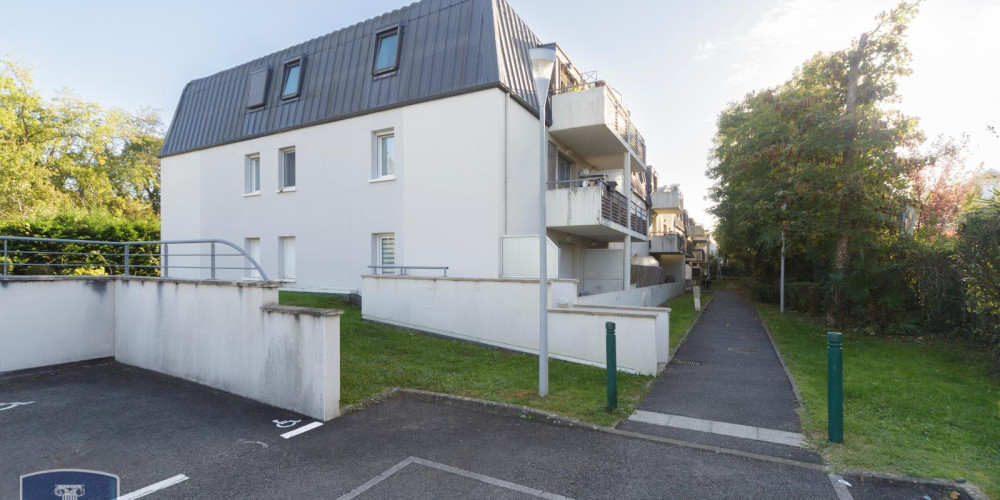 appartement à PAU (64000)