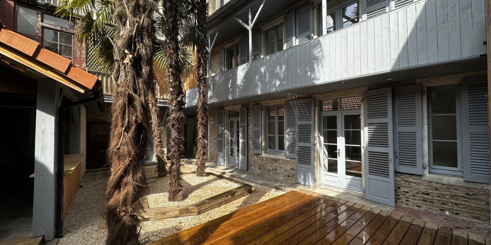 maison à PAU (64000)