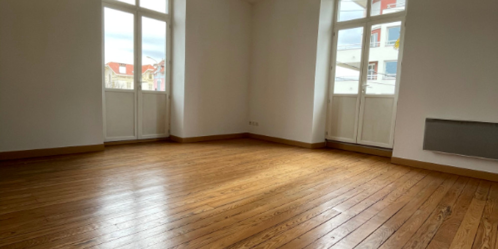 appartement à PAU (64000)