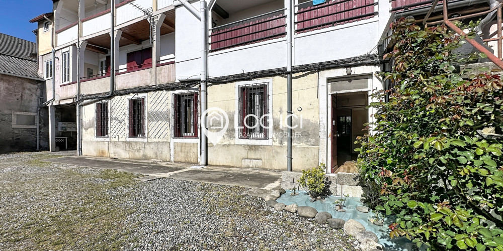 appartement à NAY (64800)