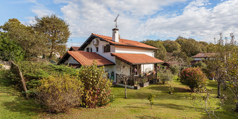 maison à ST PEE SUR NIVELLE (64310)