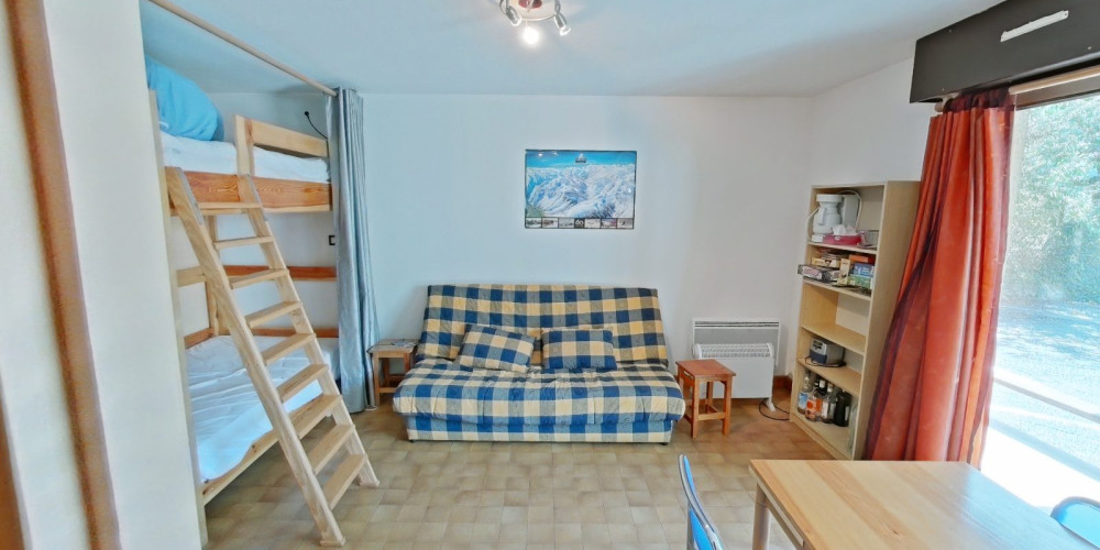appartement à ST LARY SOULAN (65170)