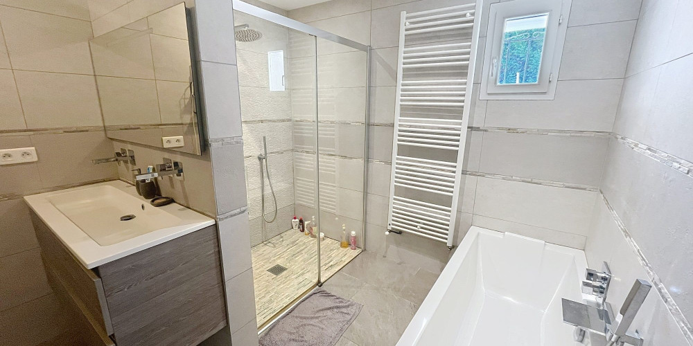 maison à THEZE (64450)