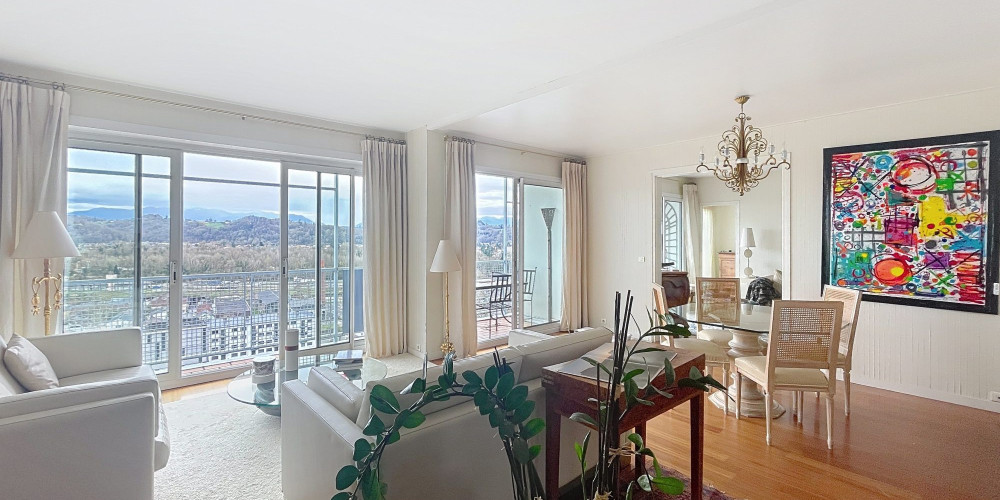 appartement à PAU (64000)