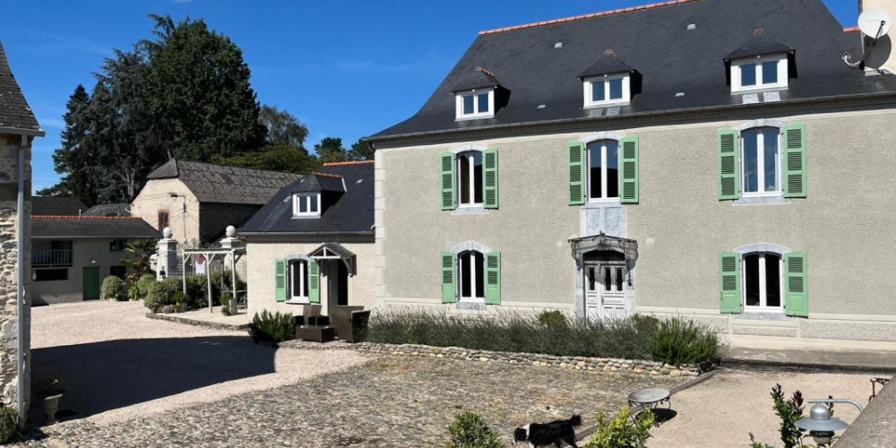 maison à PAU (64000)