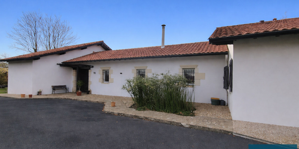 maison à ST PIERRE D IRUBE (64990)
