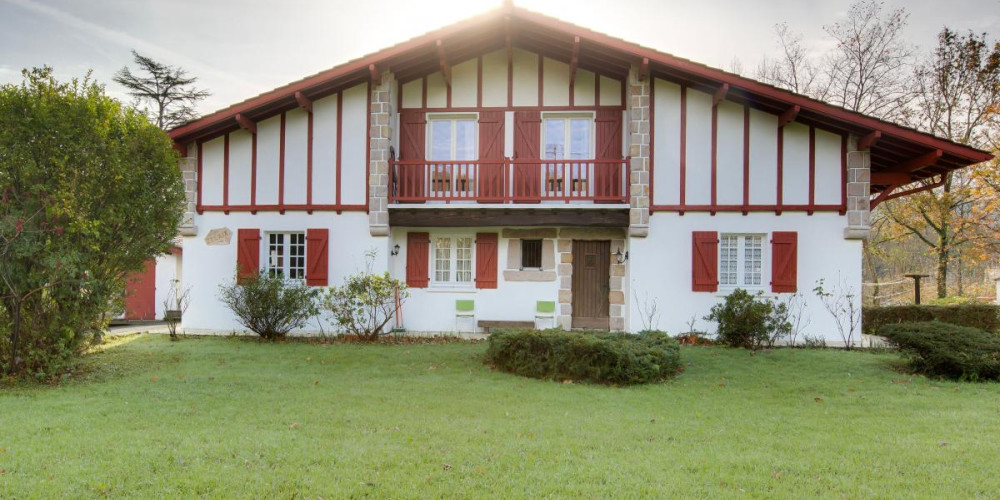 maison à ST PEE SUR NIVELLE (64310)