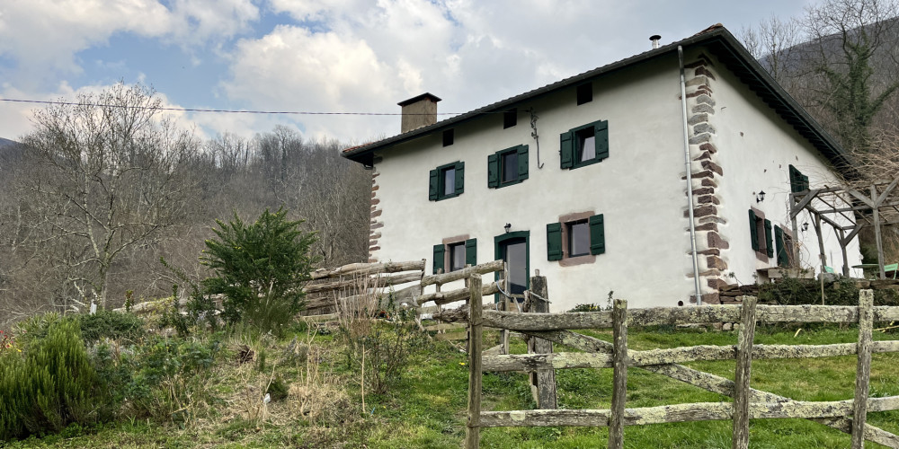 maison à HOSTA (64120)