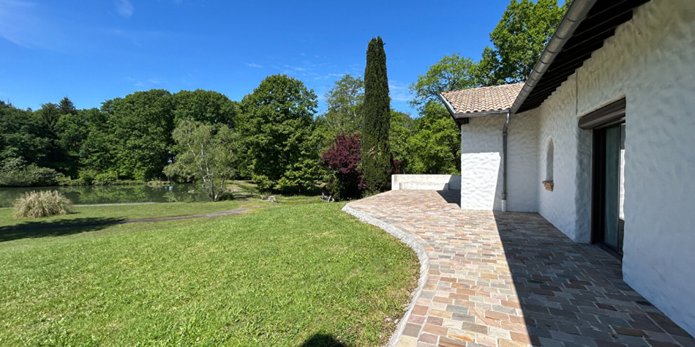 maison à PAU (64000)