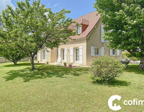 maison  LESCAR