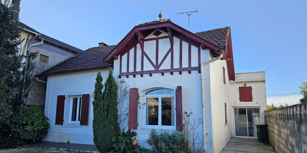maison à PUYOO (64270)