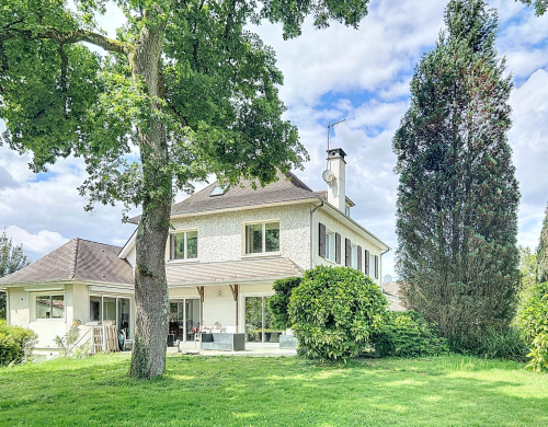 maison  LESCAR