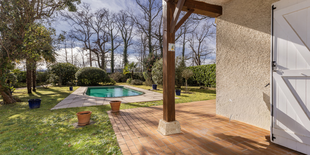 maison à LONS (64140)