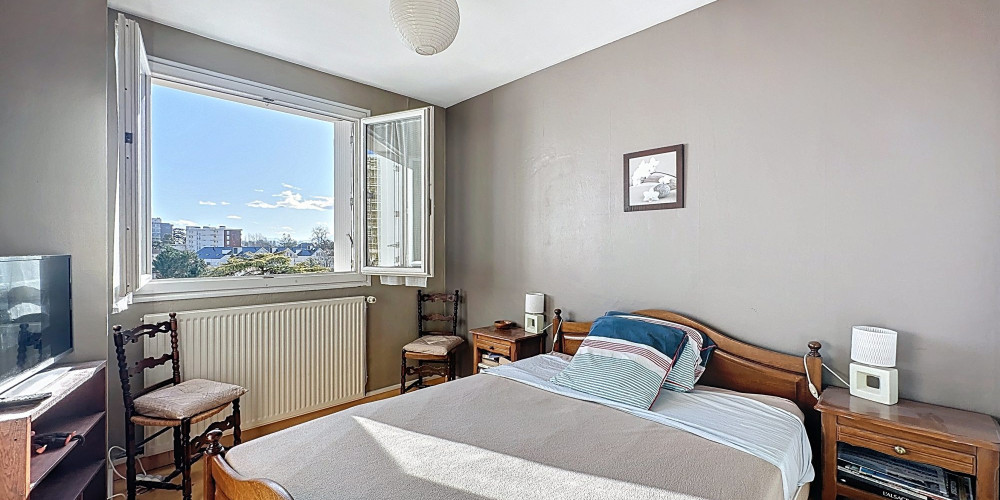 appartement à PAU (64000)