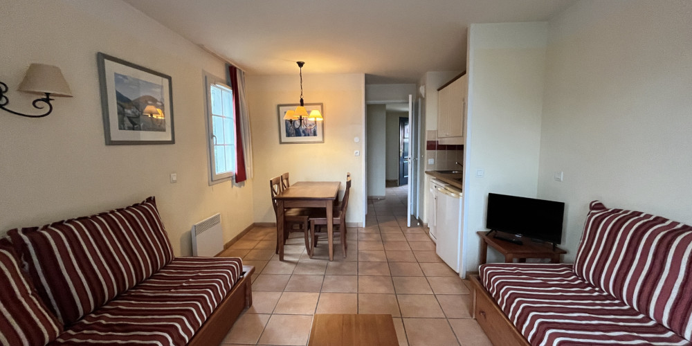 appartement à UHART CIZE (64220)